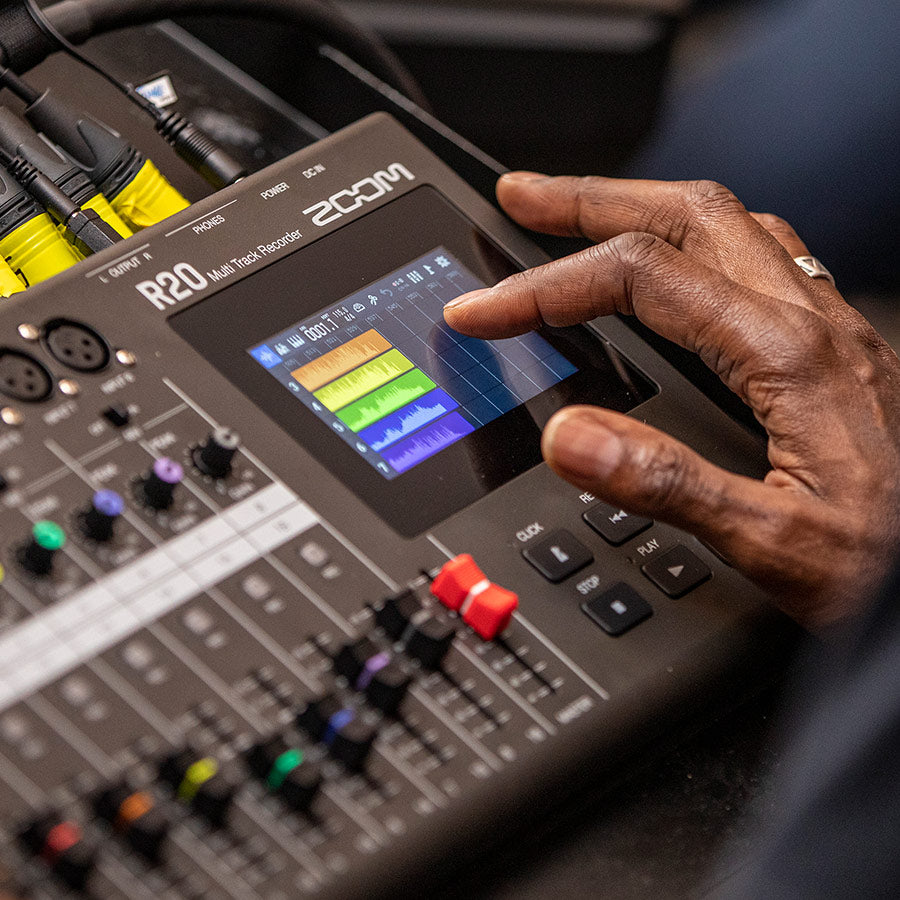 Mixer Zoom R20 Multi Track Tabletop Recorder - Việt Music