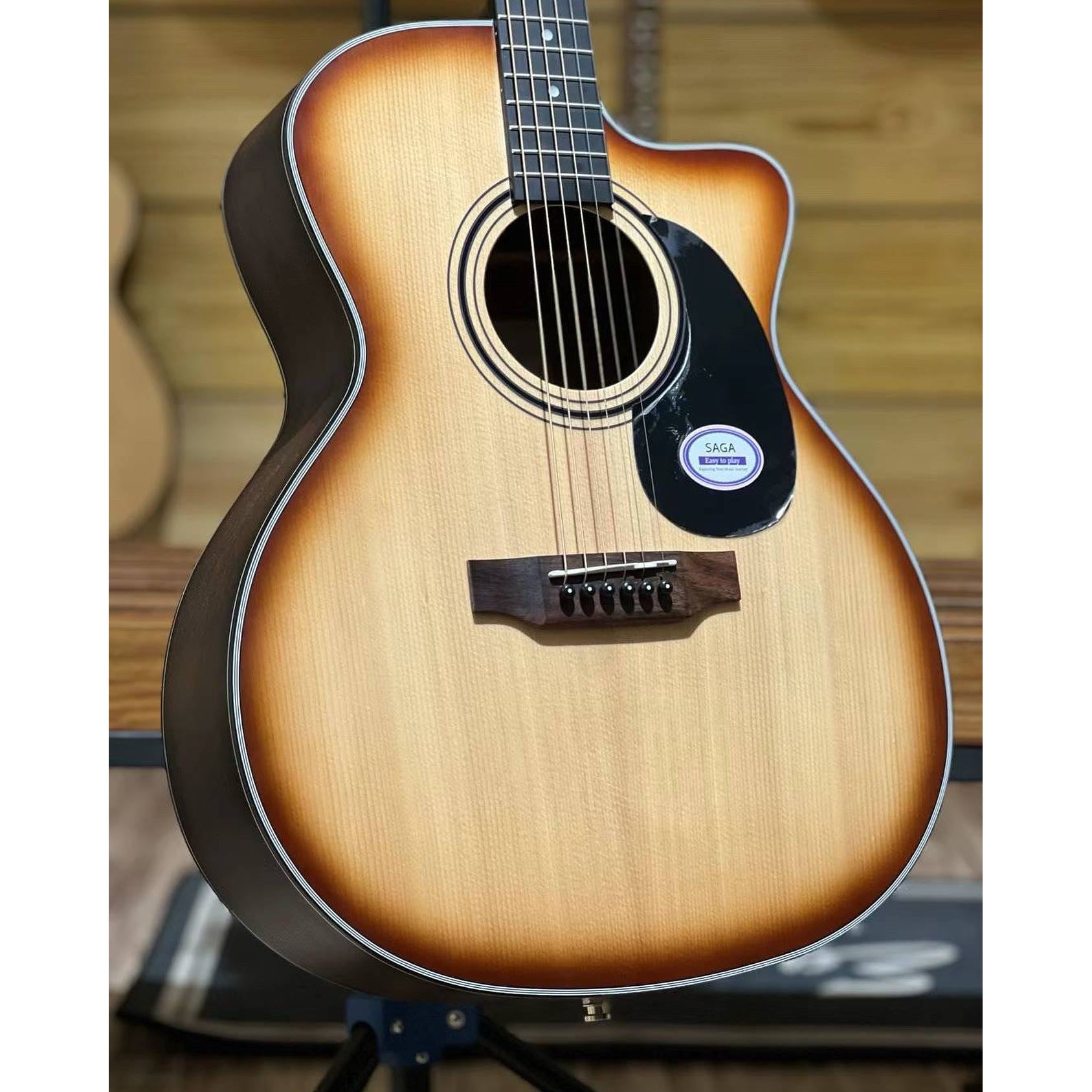 Đàn Guitar Acoustic Saga SF600GCE - Việt Music