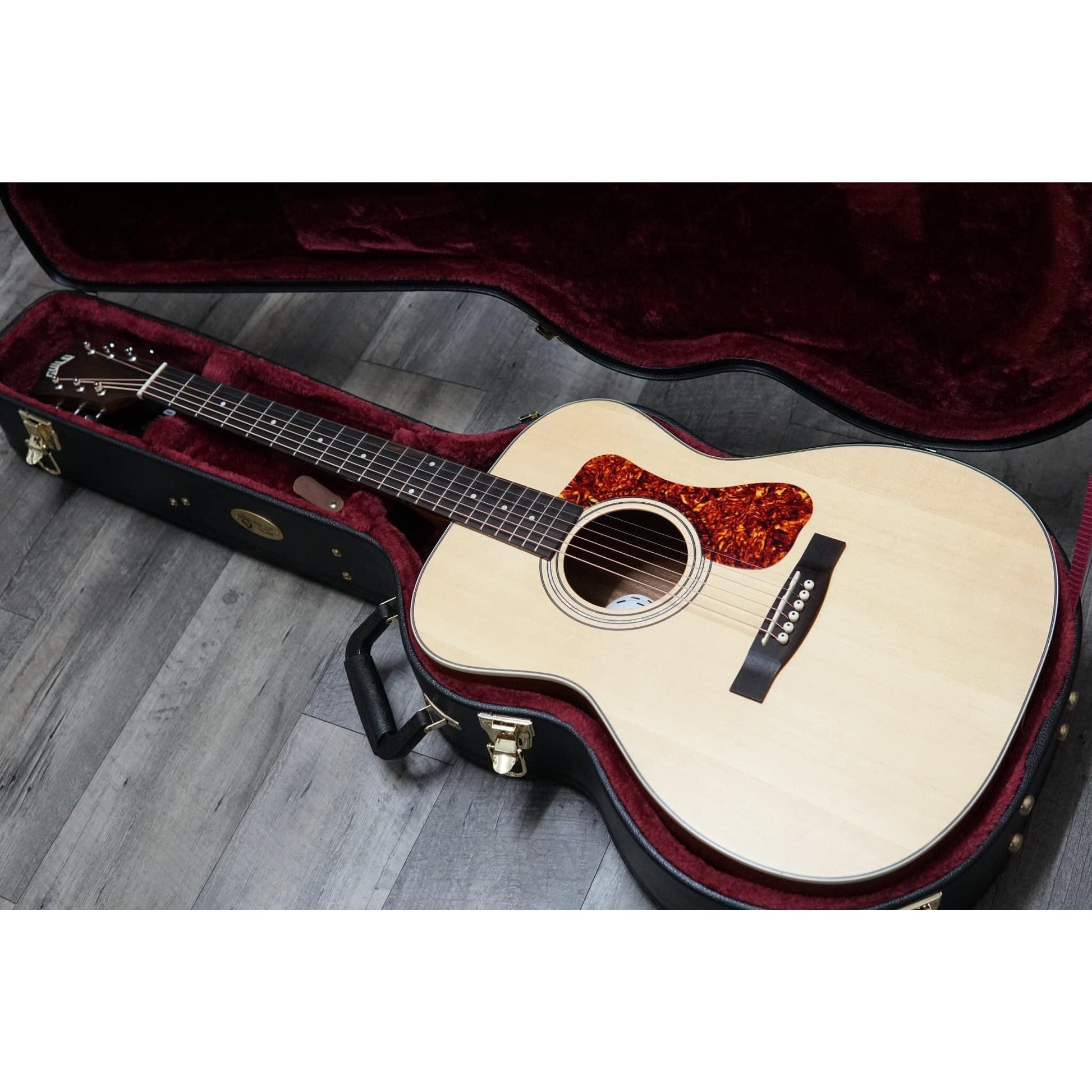 Đàn Guitar Acoustic Guild OM-240E - Việt Music