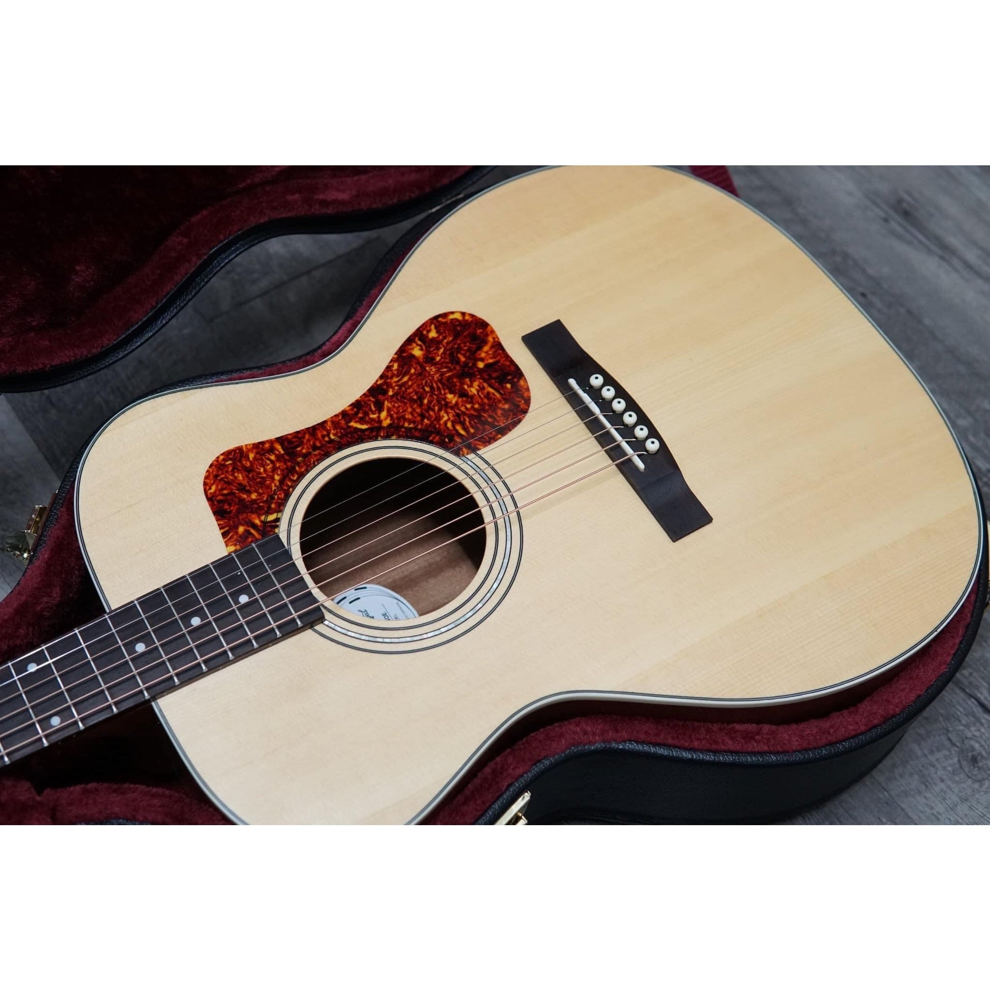 Đàn Guitar Acoustic Guild OM-240E - Việt Music