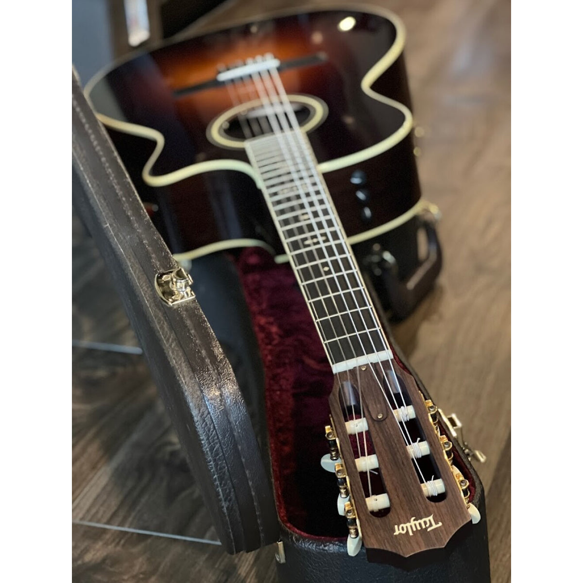 Đàn Guitar Taylor 714CE-N Grand Auditorium Nylon Western Sunburst - Qua Sử Dụng - Việt Music