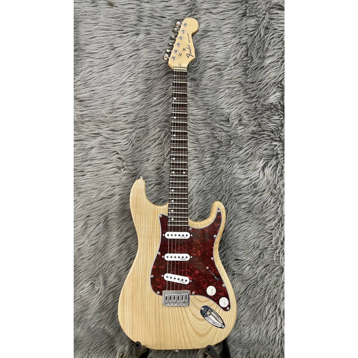 Đàn Guitar Vọng Cổ Điện Stratocaster Logo Fender 05 - Việt Music